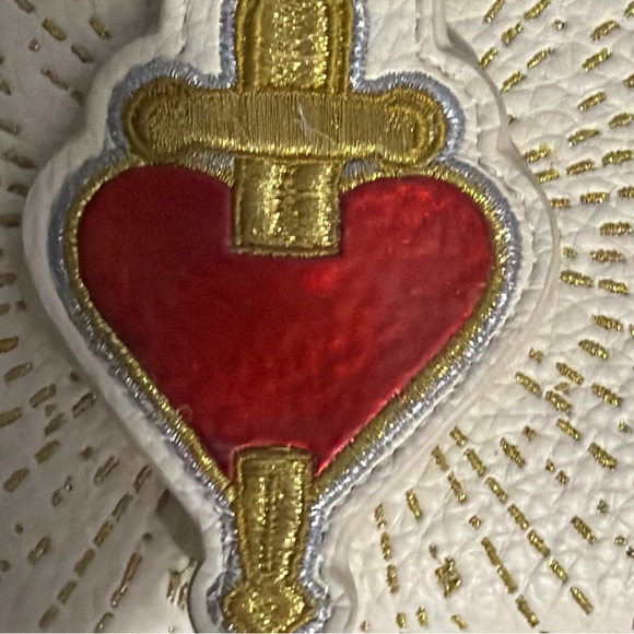 Loungefly Snow White Evil Queen White Heart Box With Dagger Wallet - Picture 2 of 14